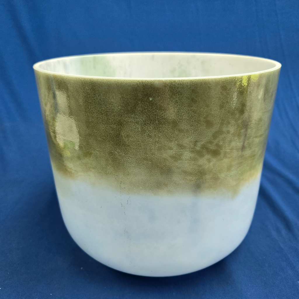 [#3684] Spearmint & Blueberry Infused Quartz Crystal Singing Bowl | 10" | 3A 0 | 220 Hz